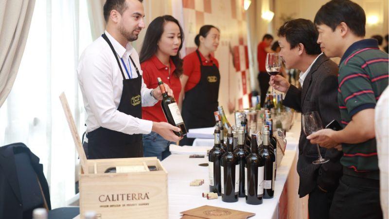 Wine Tasting mang đến hành trình tinh tế với hương vị các loại rượu đẳng cấp (Nguồn: Sưu tầm)