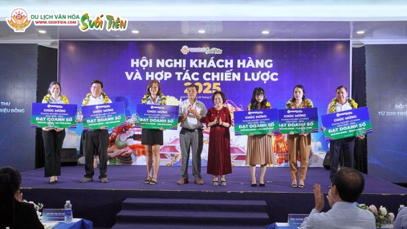 Đêm trao giải tôn vinh thành tựu, khắc ghi những dấu ấn đáng nhớ trong sự nghiệp
